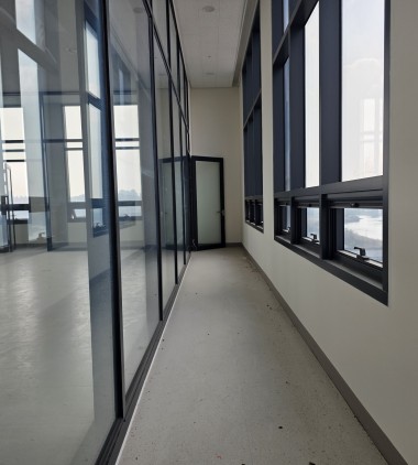 영산강 뷰와 쾌적한 업무환경 교통주차최상