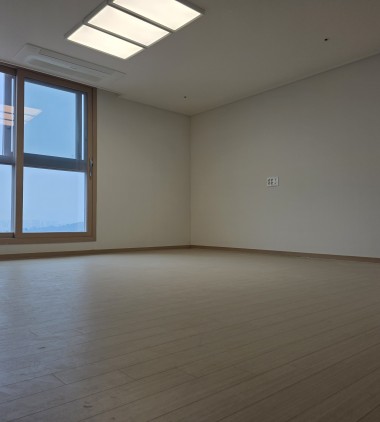 전세 귀한매물  룸4 욕실2 다용도실1 풀옵션